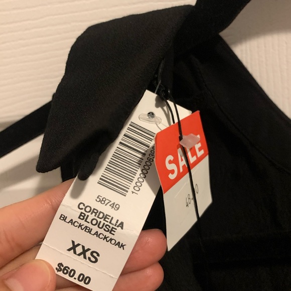 Black blouse - Picture 1 of 5